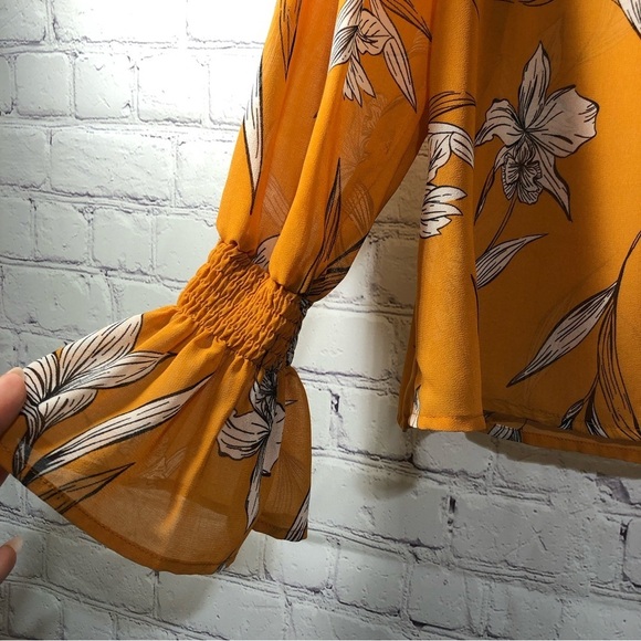 A New Day top blouse with bell sleeves - Picture 4 of 6